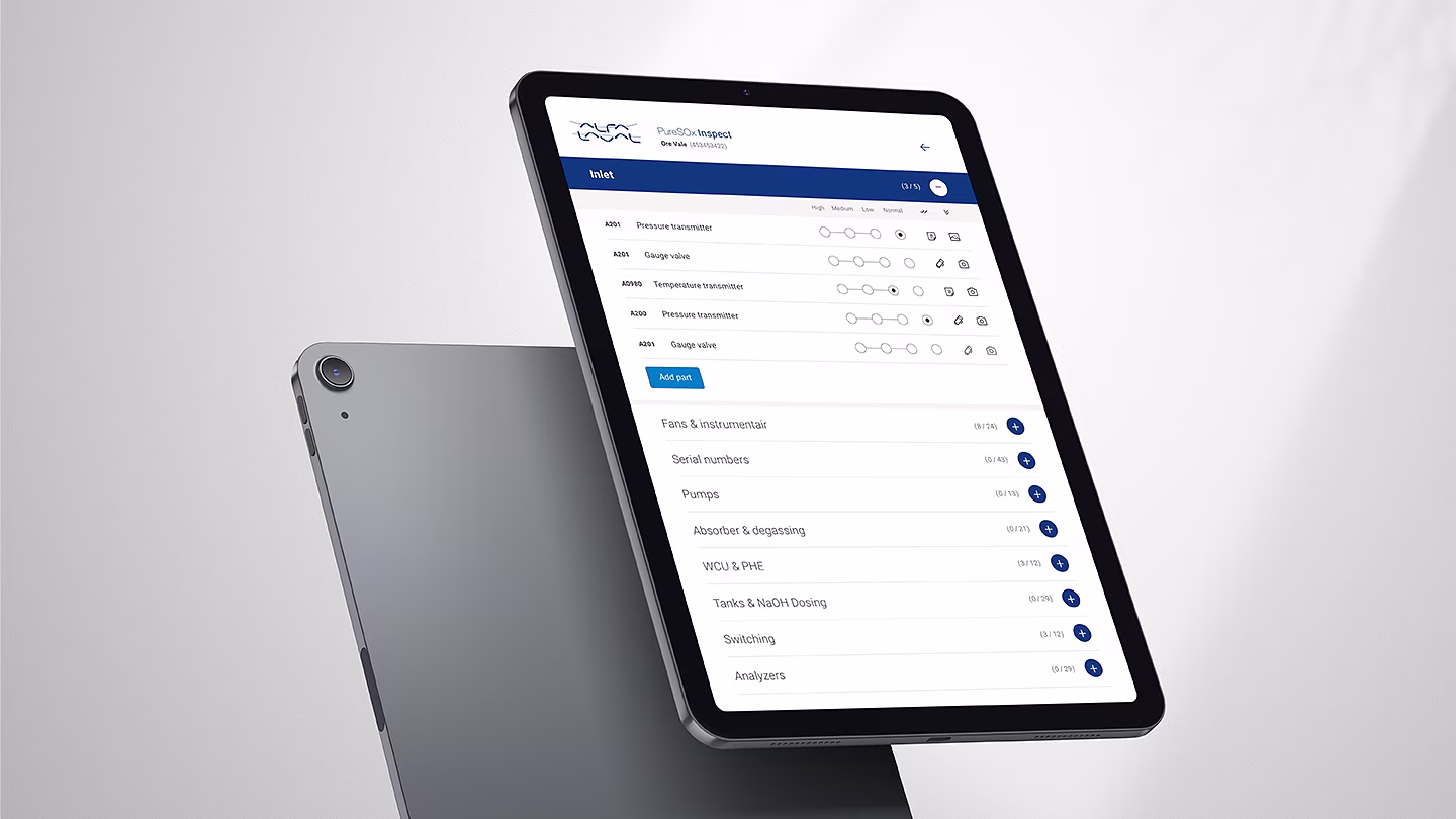 Tablet met grijze achterkant, getoond vanaf twee kanten met interface op scherm